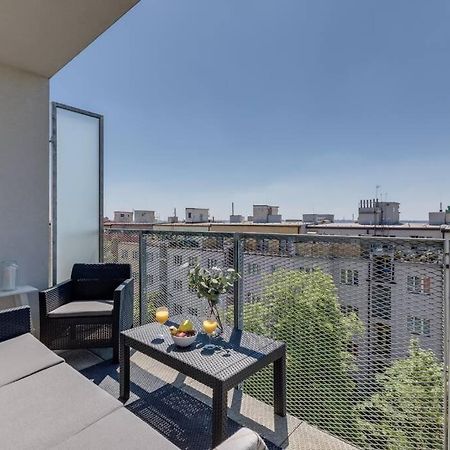 Jt'S Apartments Korunni Str. Praag Buitenkant foto