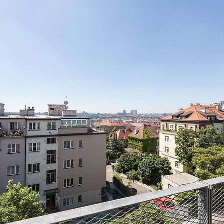 Jt'S Apartments Korunni Str. Praag Buitenkant foto