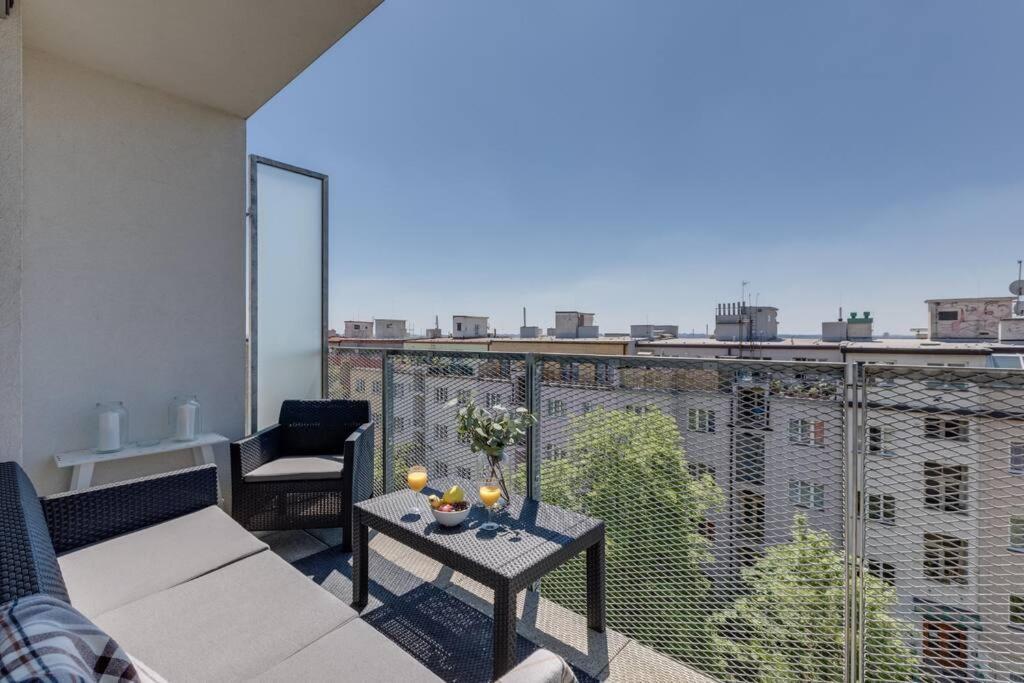 Jt'S Apartments Korunni Str. Praag Buitenkant foto