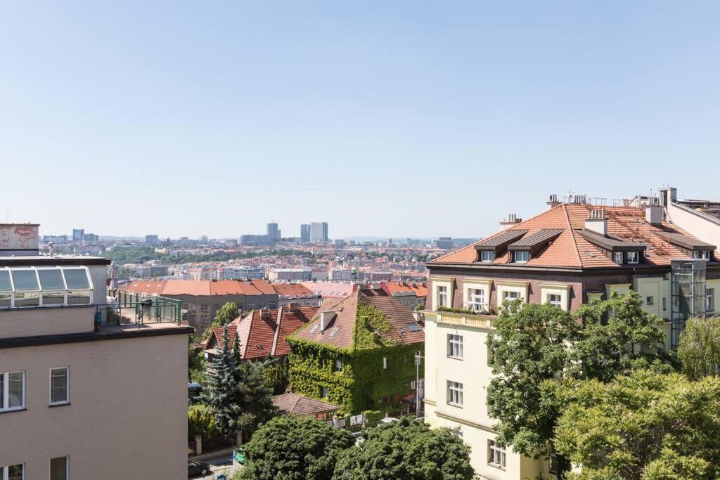 Jt'S Apartments Korunni Str. Praag Buitenkant foto